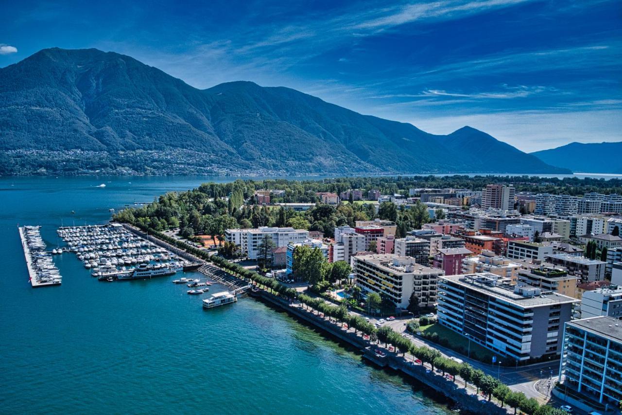 Residenza Vivian Deluxe Apartments Локарно Екстериор снимка