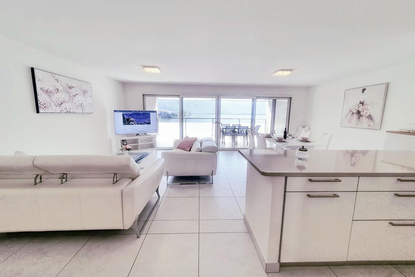 Residenza Vivian Deluxe Apartments Локарно Екстериор снимка