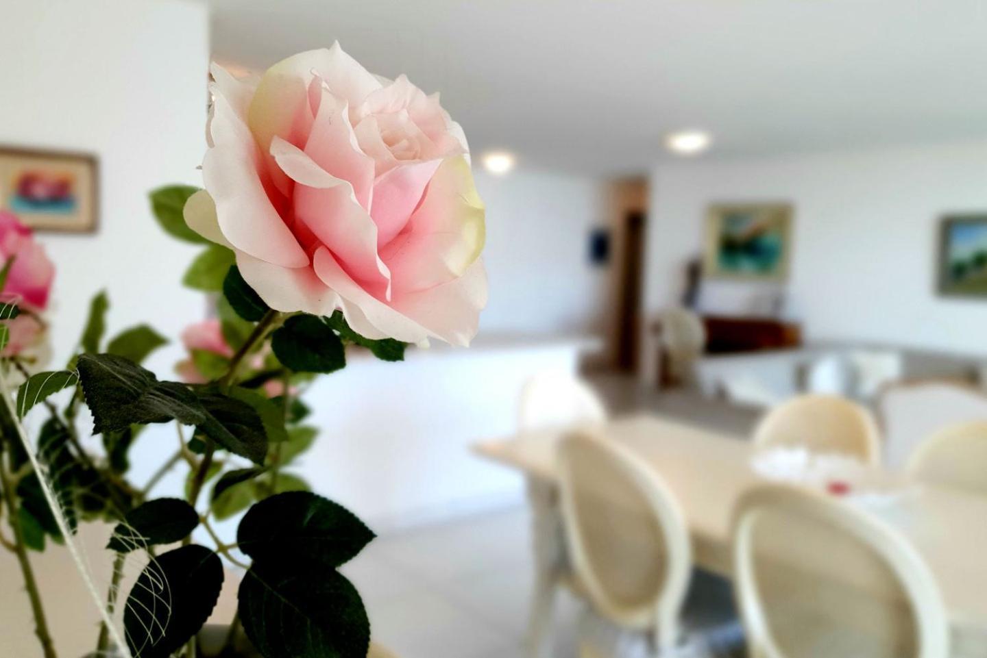 Residenza Vivian Deluxe Apartments Локарно Екстериор снимка