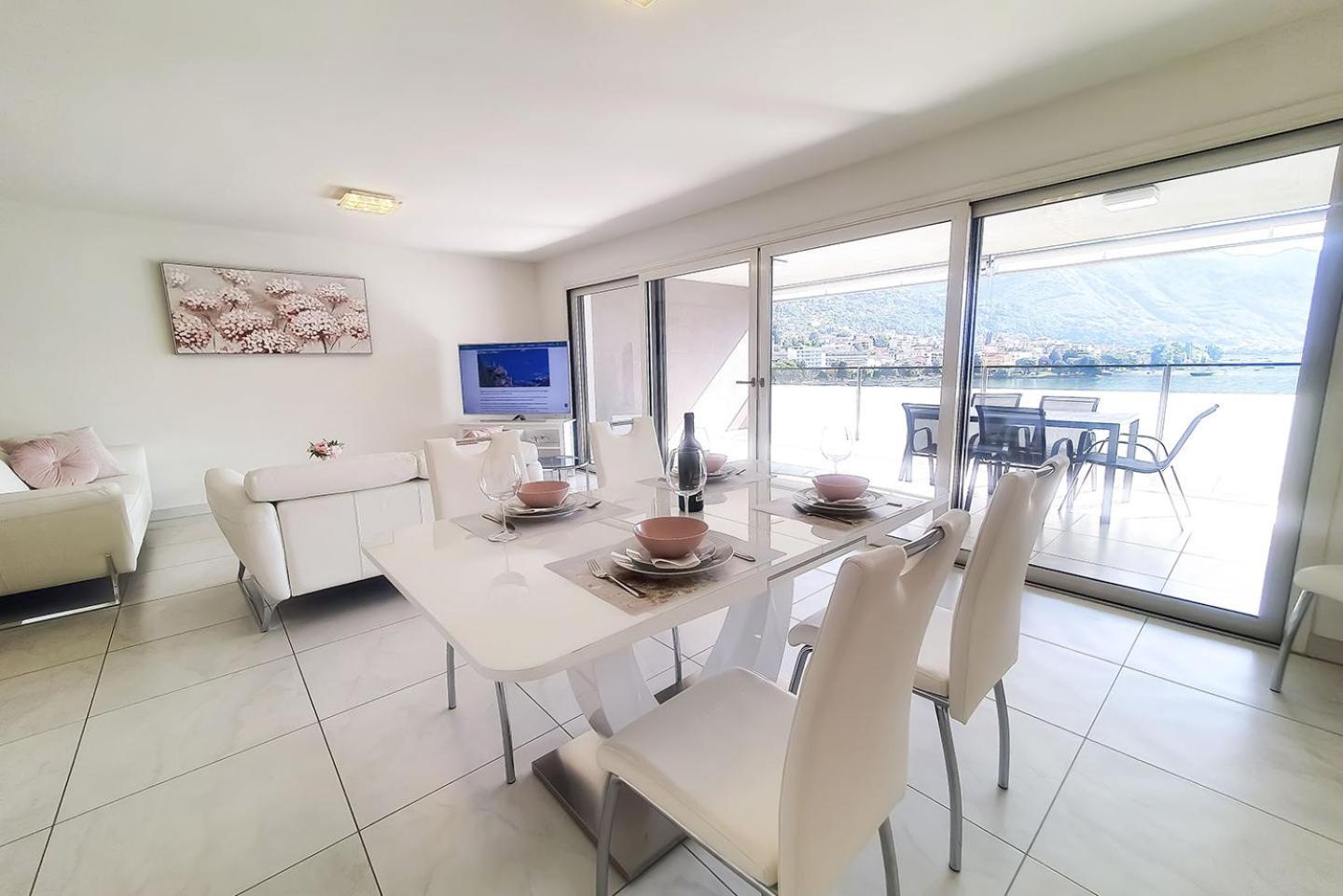 Residenza Vivian Deluxe Apartments Локарно Екстериор снимка