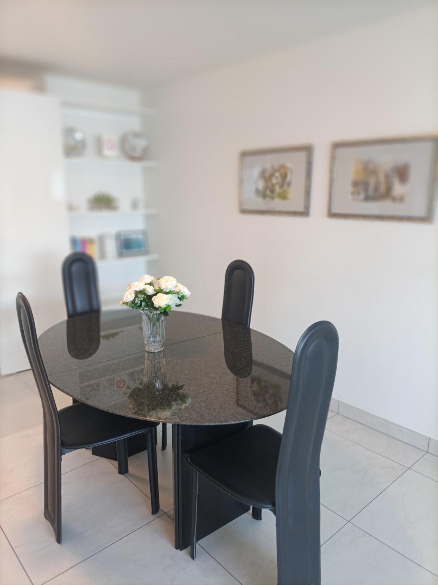 Residenza Vivian Deluxe Apartments Локарно Екстериор снимка