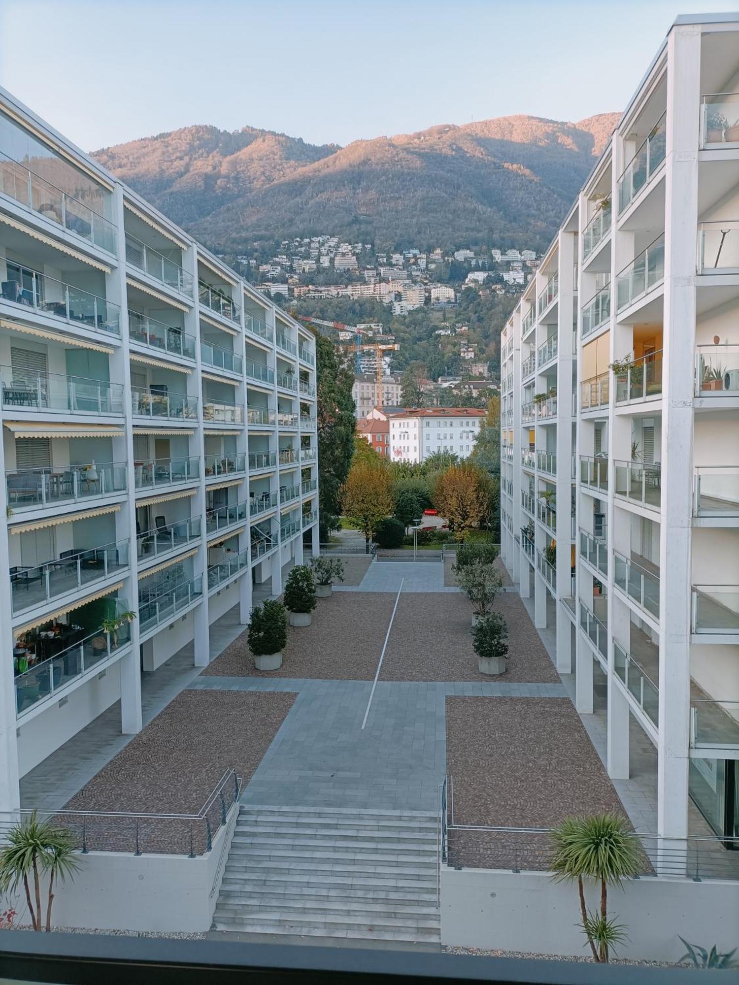 Residenza Vivian Deluxe Apartments Локарно Екстериор снимка